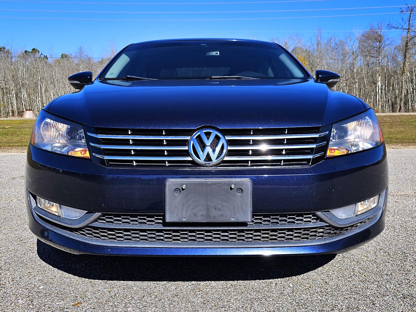 2012 Navy Blue Volkswagen Passat 2.0L TDI SE AT (1VWCN7A37CC) with an 2.0L L4 DIESEL engine, 6-Speed Automatic transmission, located at 18001 Kellogg Rd, Saucier, MS, 39574, (228) 832-1441, 39.421459, -76.641457 - Photo#22